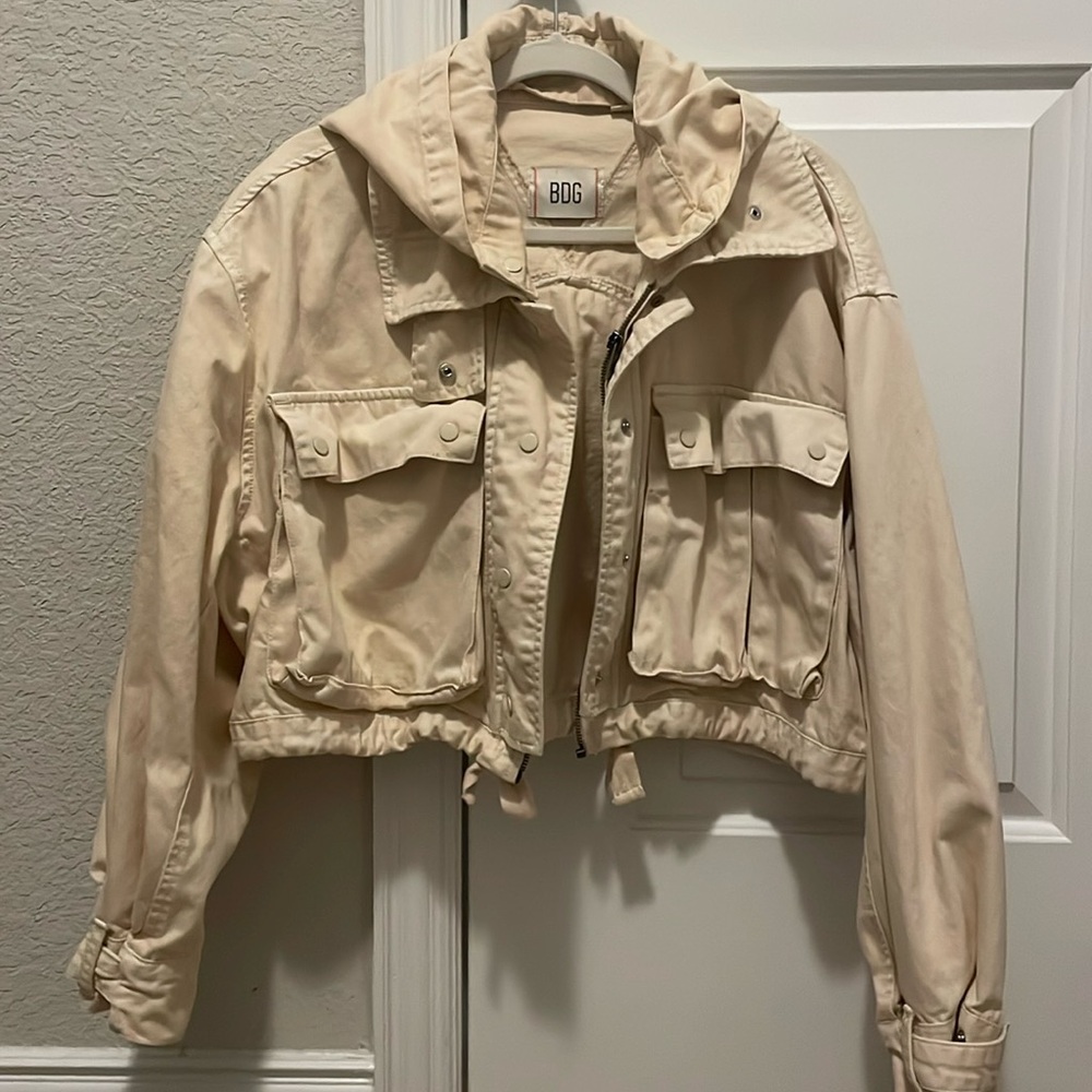 Urban Outfitters BDG Freida Cropped Utility Jacket
Size M